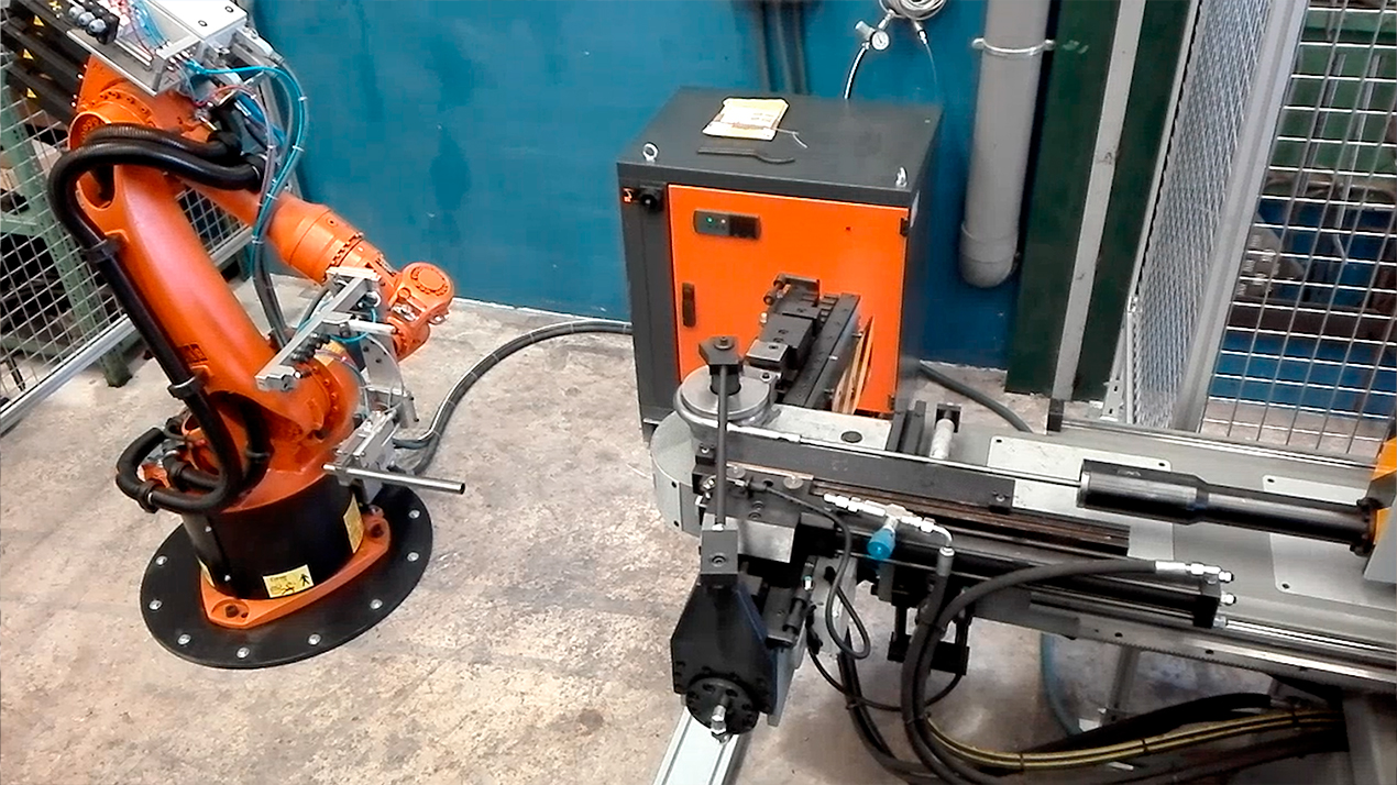 CH35CNC mandrel bender complete with a robotic arm